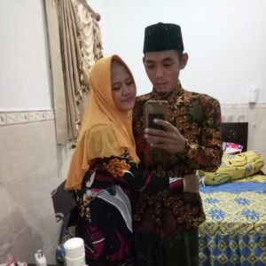 Apriliani 93 profile icon