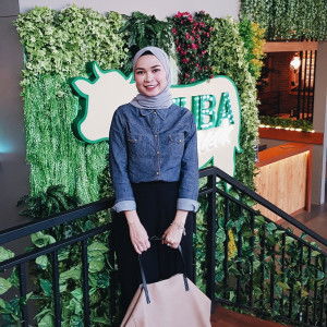 Dewi Aprilianti profile icon