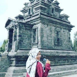 Mey Maharani Art profile icon