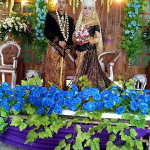 Melani EllaNie profile icon