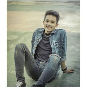 ชาย' กลาง profile icon