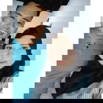 Riris Kharisma profile icon