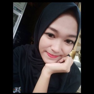 Okti Larassaty profile icon