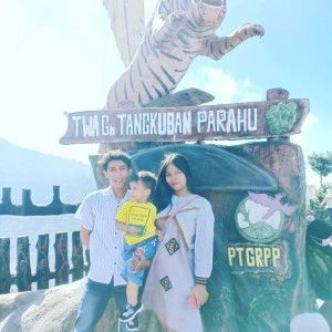 Dina Pradana profile icon