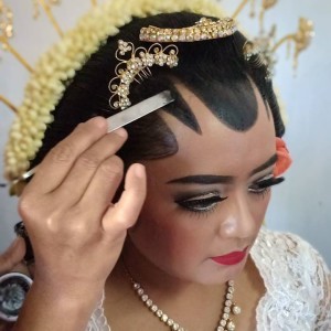 Nining Setyowiyono profile icon