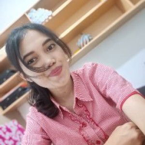 Novia Ristiani profile icon