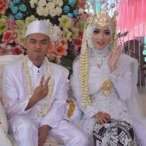 Tya Setiawati profile icon