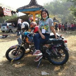 Indah Tri Lestari profile icon