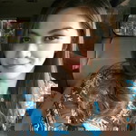 fitriani adelena profile icon