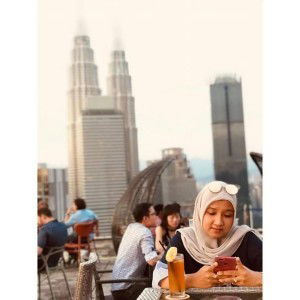 Adhisty Radina profile icon