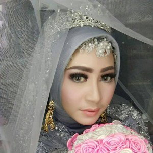 Fitry Shavitri profile icon