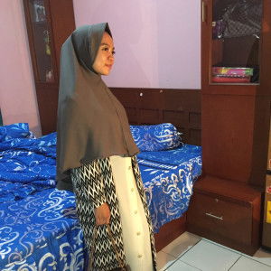 Yuni Lestari profile icon