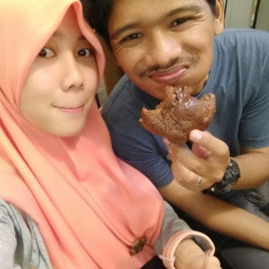 Putri Islami N profile icon