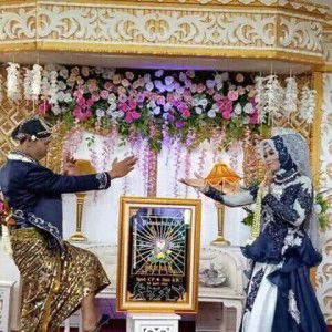 Dwie Antiya Putro profile icon