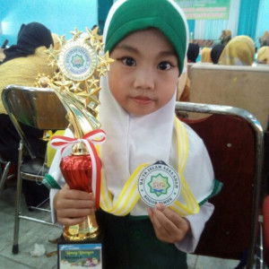 Azka Dina profile icon