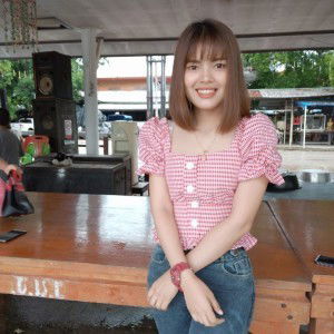 Poope Ratchanok profile icon