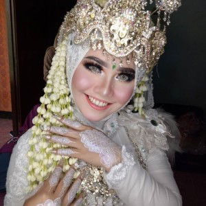 Fitri Rahmatia profile icon