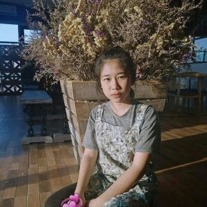 Paploy Khemika profile icon