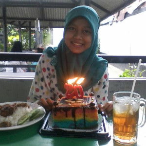 Izza Khaeranni profile icon