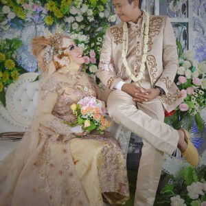 Uwey Taher profile icon