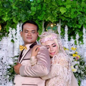 ratna safitri profile icon