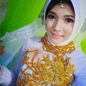 Icha Yunie Lestary profile icon