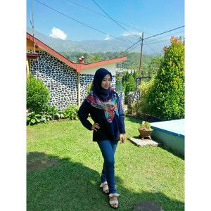 Dhaniar Mega profile icon