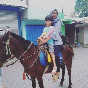 Uchy Sri Yuniar Susilawati profile icon