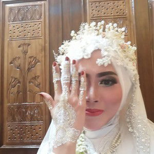 Unun Sutia profile icon