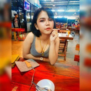 Momery Black profile icon