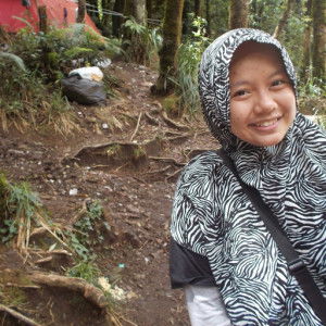 Siti Khoiriyah profile icon