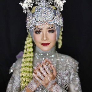 Heni Kuswanti profile icon