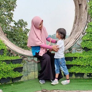 Ruhmiwaty Mahmur Huzein profile icon