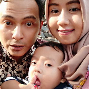 Tri Wahyuni profile icon