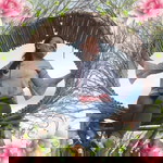 Novia Dewi profile icon