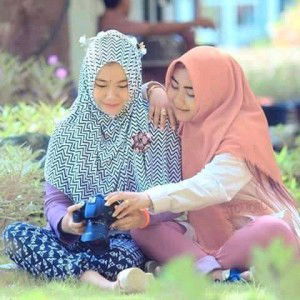 dewinur aini profile icon