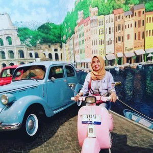 Dhewi Cche profile icon