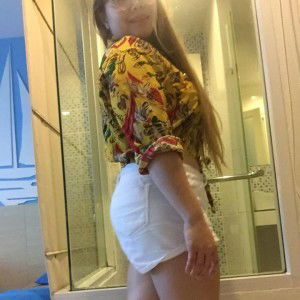 Queeny Iyarin profile icon