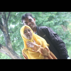 Dewi Ratnasari profile icon