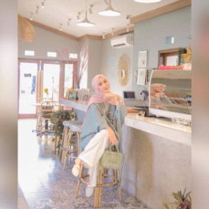 Elsya Silviya profile icon