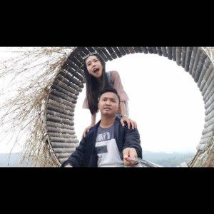 Izah Fathony profile icon