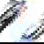 Tenia Putri profile icon