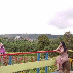 Della Angraini profile icon