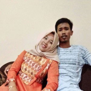 April Li Ly profile icon