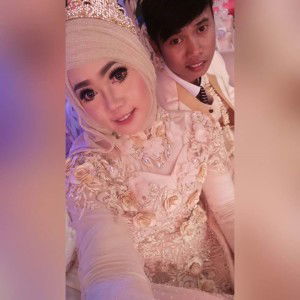 Dian Apriliani profile icon