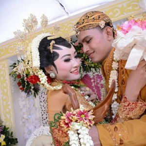 Fitriyani profile icon