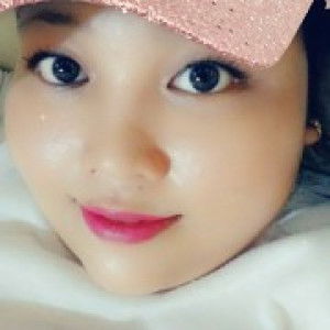 Aprilia ahmad profile icon