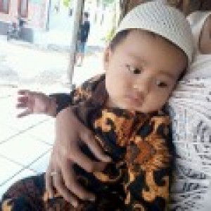 Umi Saronah profile icon