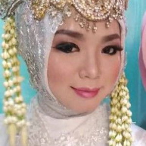 revie Taufik profile icon