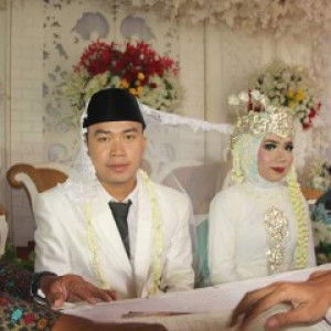 Nur Rini profile icon